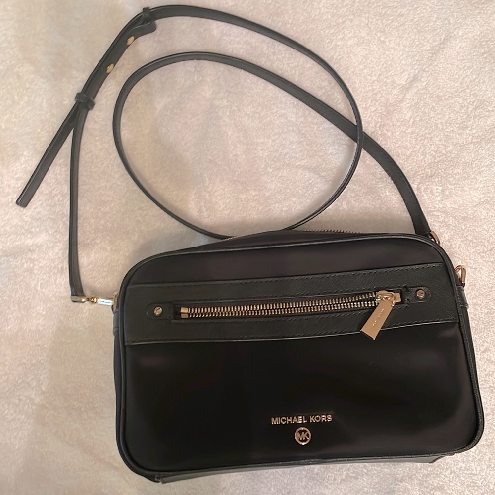 Michael Kors Jet Set Charm Crossbody- small
